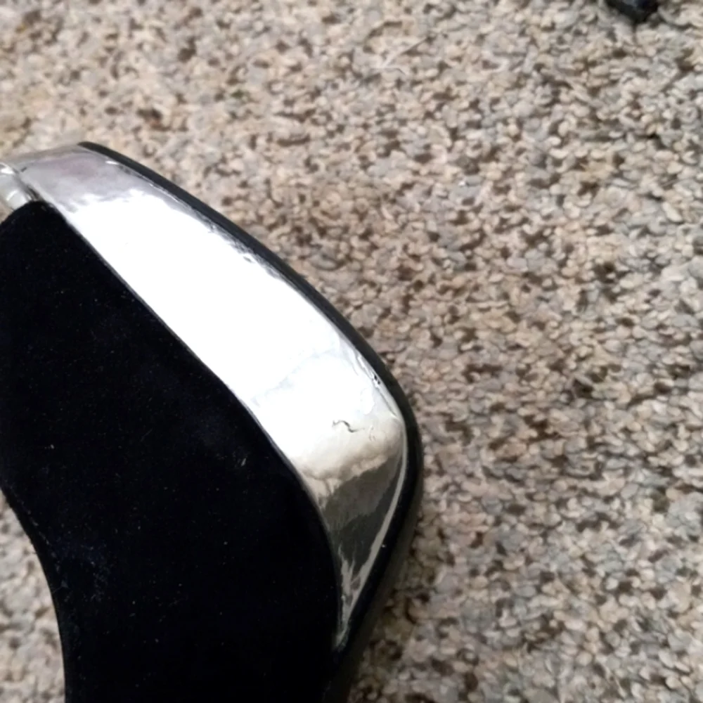 Simply Vera Wang pre owned